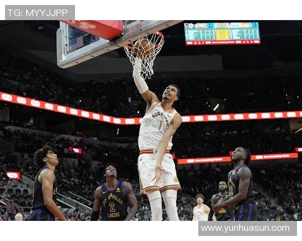 文班亚马首场比赛表现惊艳5次盖帽并隔扣字母哥引发热烈讨论