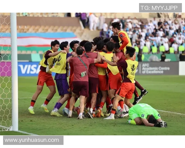 中国足球队在国际友谊赛中以1比1战平对手展现出顽强拼搏精神